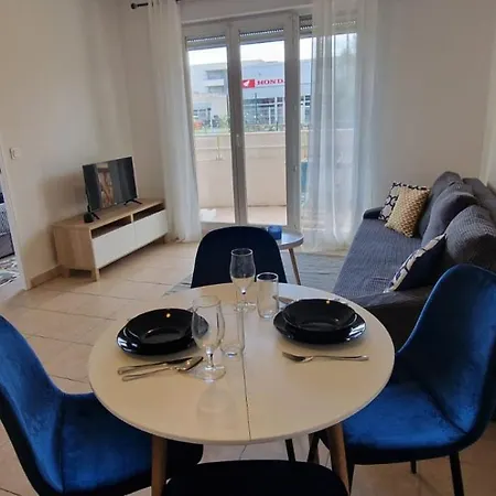 Апартаменти Le Marin - Pool And Parking *